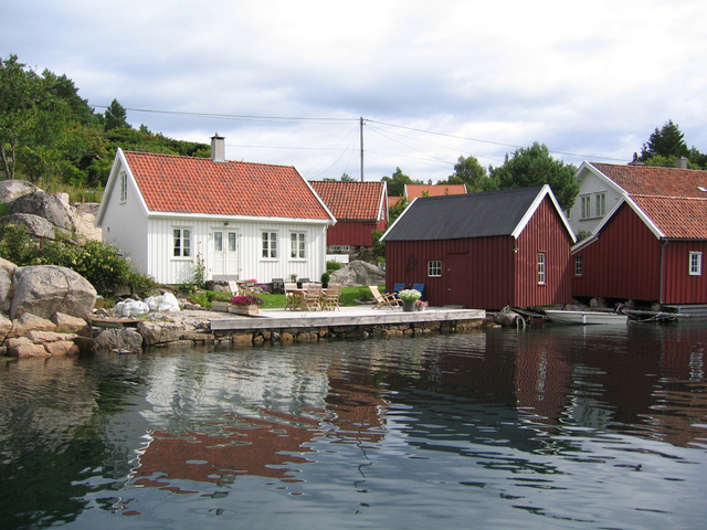coast-of-southern-norway-2-1565958-640x480