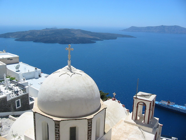 santorini-mediterranean-church-1401549-640x480