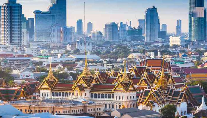 Tourist Guide In Bangkok Thailand