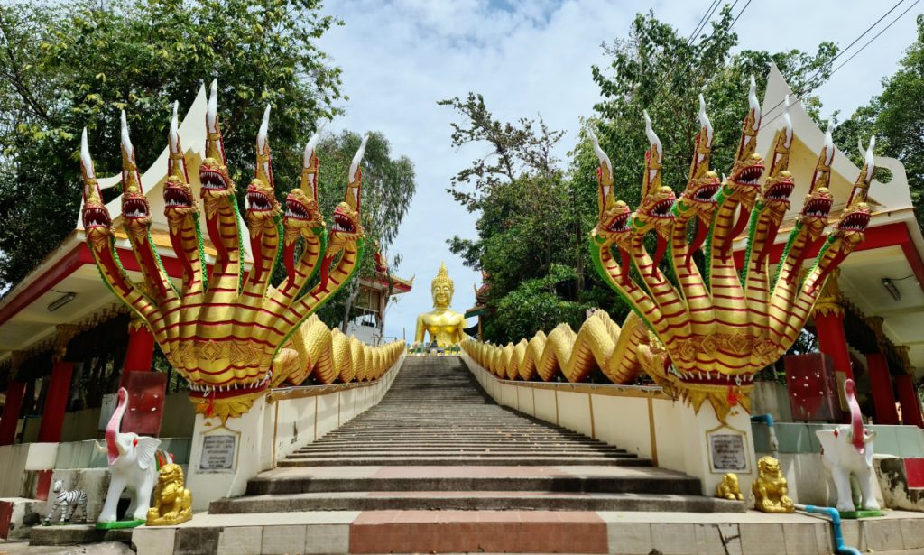 Wat Phra Yai