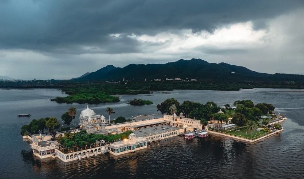 lake garden palace